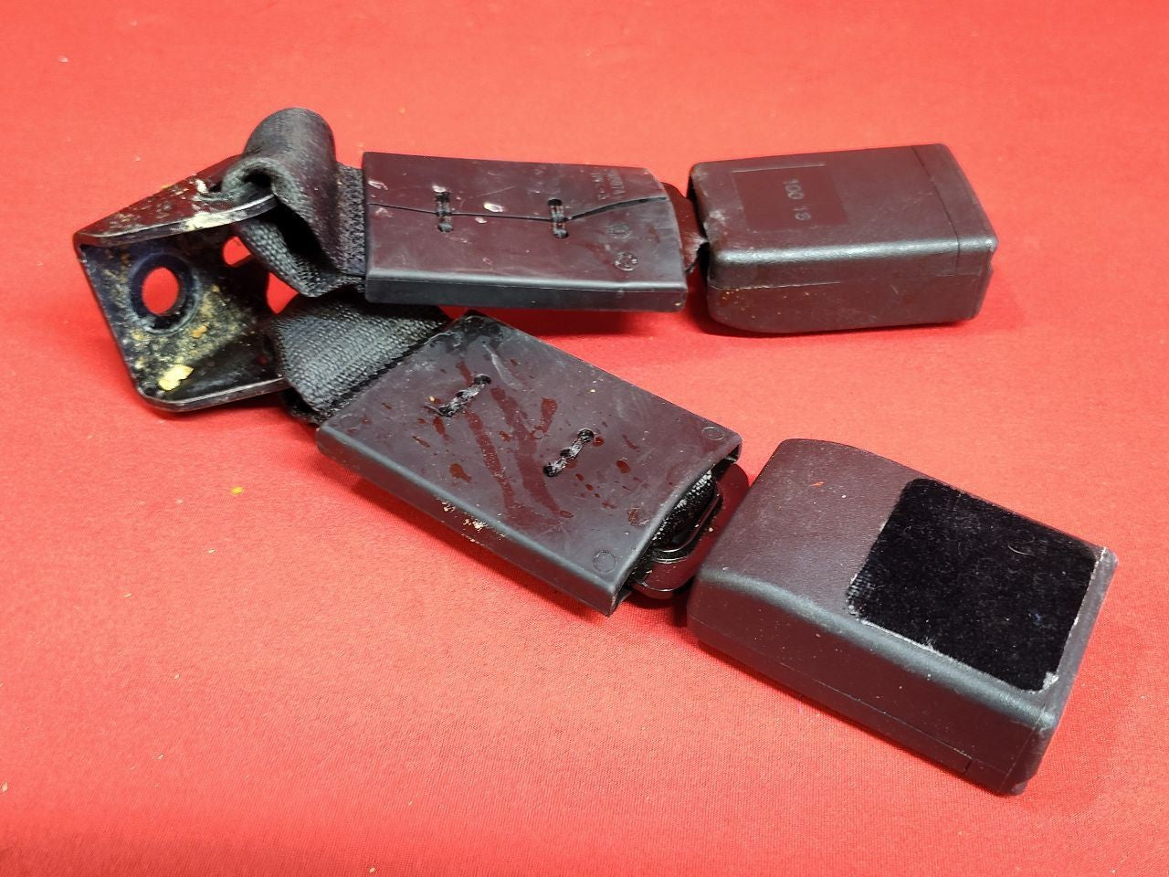 2018-2020 Chevy Equinox GMC Terrain Rear 2nd Row RIGHT / CENTER Seat Belt Buckle
