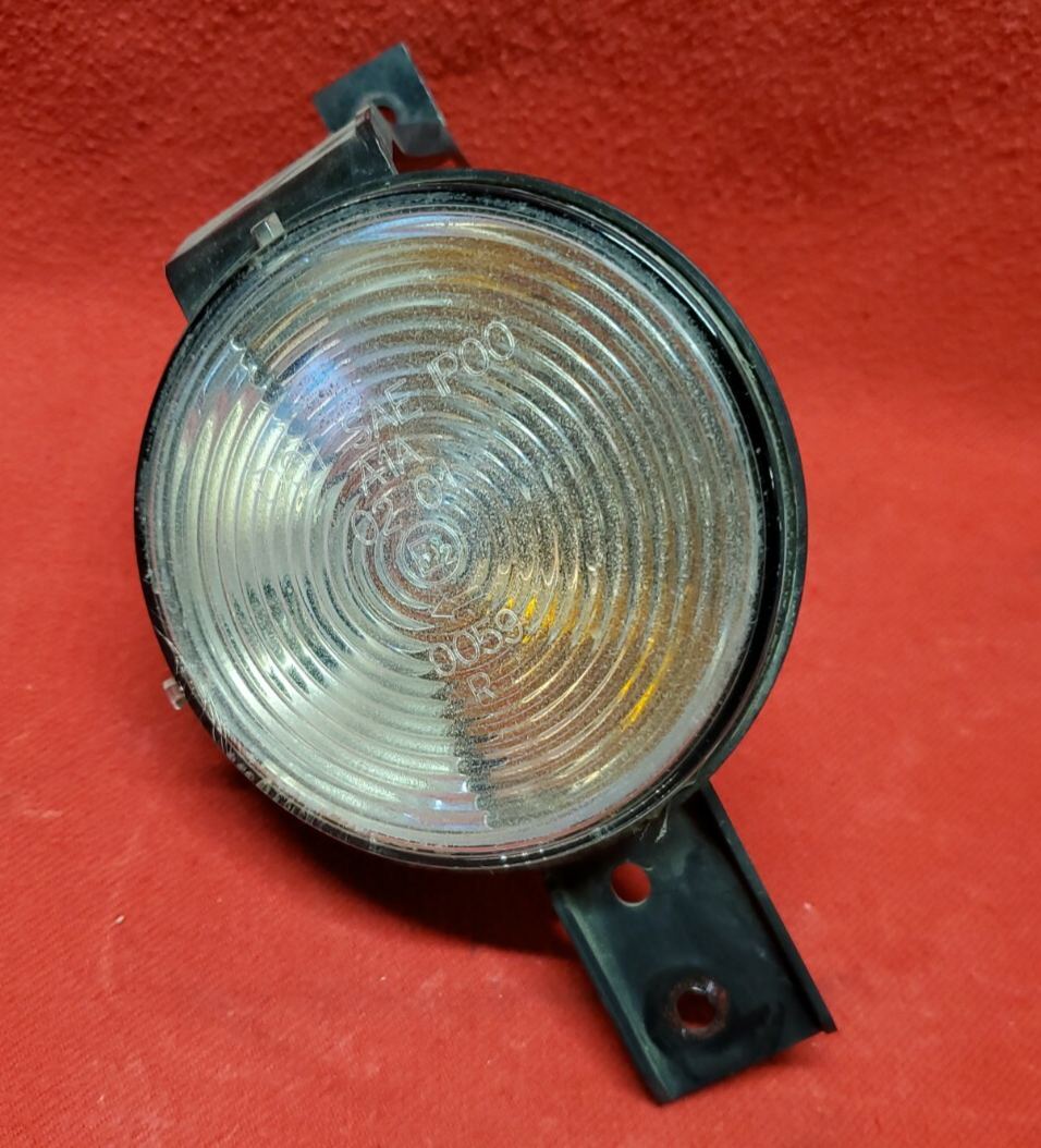 2002 - 2008 Mini Cooper RIGHT PASSENGER Turn Signal Blinker Lamp Assembly