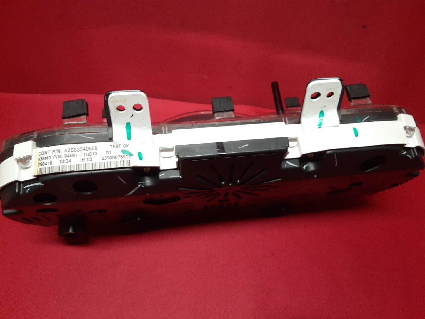2011 - 2013 Kia Sorento Lambda 2 II Speedometer Instrument Cluster 94001-1U010