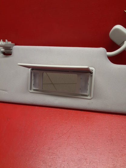 2005-2008 Land Rover LR3 Front Right Passenger Sun Visor beige EDQ501083LUM