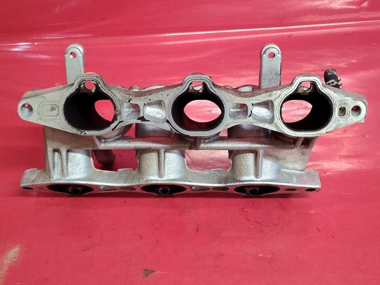 2003-2006 Mitsubishi Montero 3.8L V6 Intake Manifold LOWER Inlet MR561580