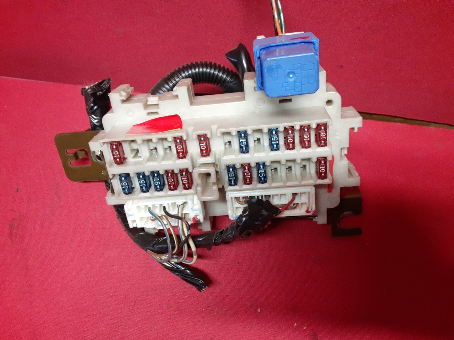 2002 - 2004 Nissan Altima Interior Fuse Box Relay Junction Block 24350-8J01A
