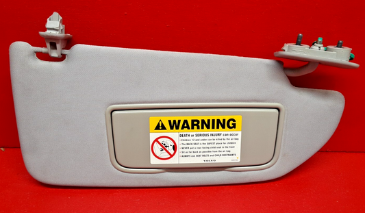 2003 - 2006 Volvo XC90 RIGHT PASSENGER SIDE Sun Visor Illuminated