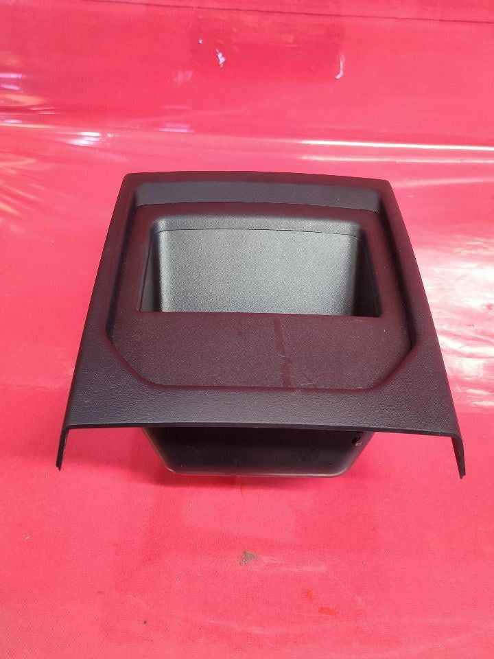 2016-2019 Land Rover Range Rover Evoque Center Console Rear Vent Bezel Trim Blk