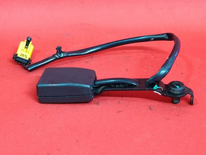 2009-2012 Jeep Liberty FRONT LEFT DRIVER Seat Belt Buckle Tongue Black