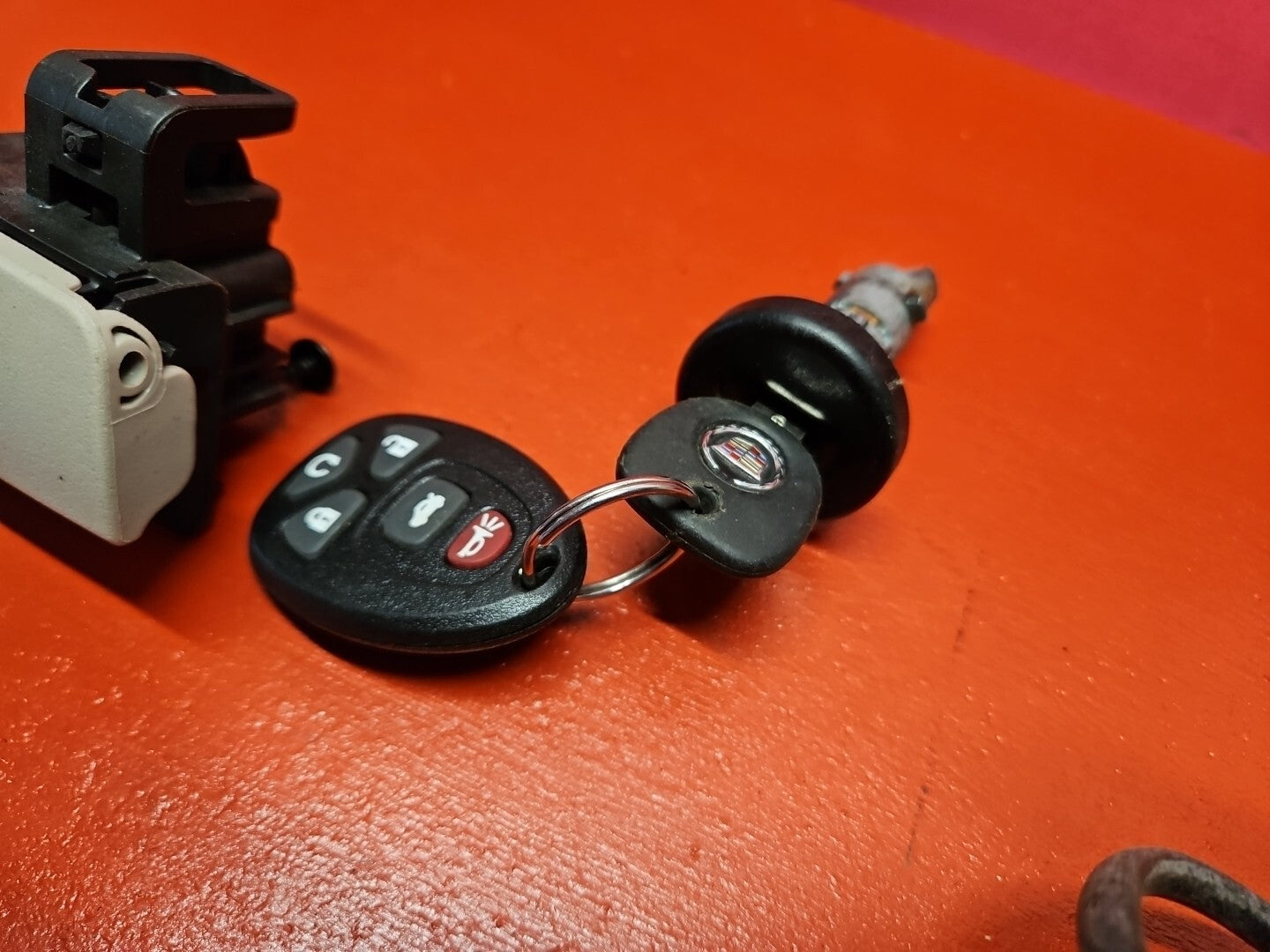 2006 - 2011 Cadillac DTS Buick Lucerne Ignition Lock Cylinder w/ Tumblers & Key