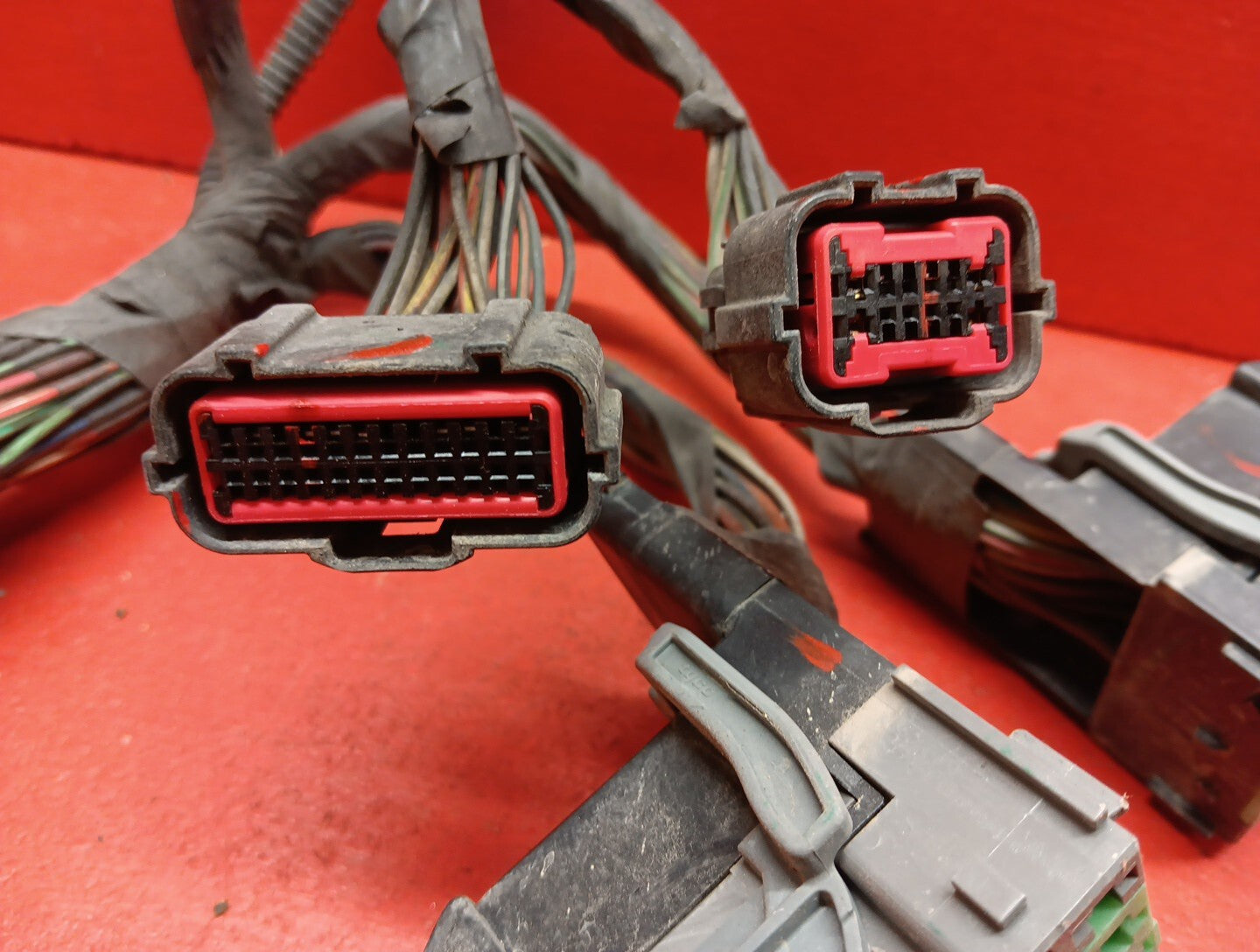 2006 Dodge Durango Power Distribution Fuse Relay Box PIGTAILS ONLY