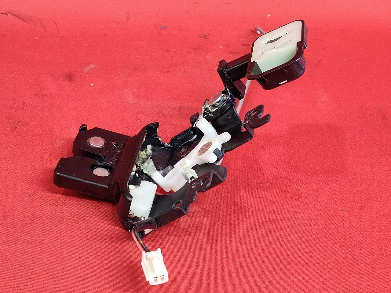 2007-2009 Mazda Mazda3 Sedan Trunk Lid Latch Lock Actuator w/ KEYLESS ENTRY