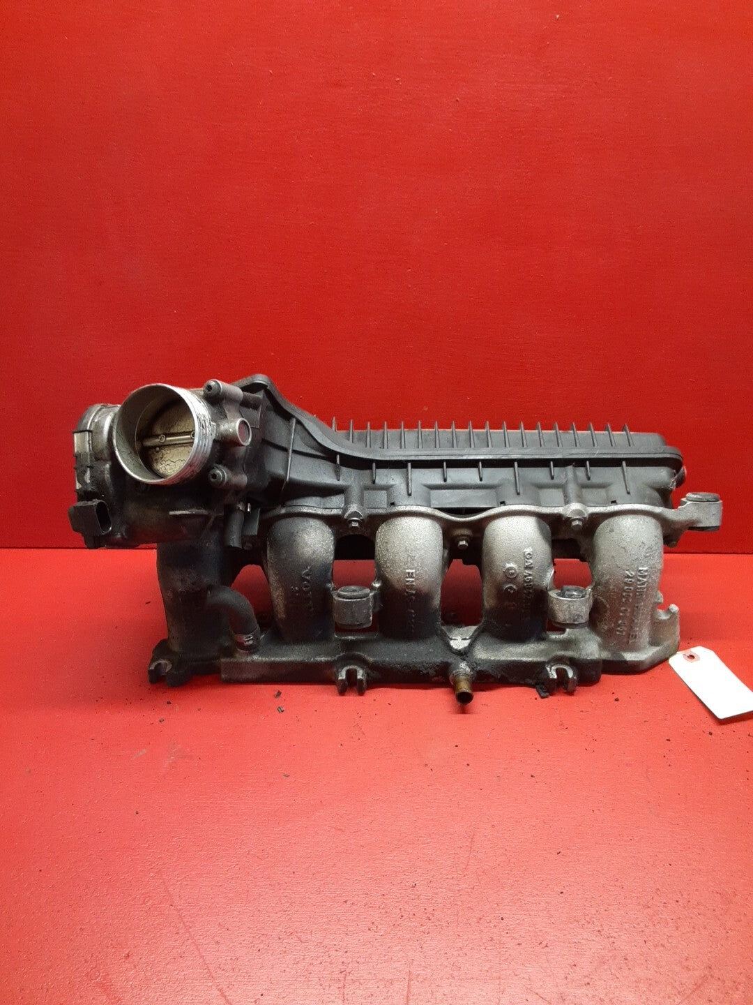 2005 - 2016 Volvo V50 2.5L Intake Manifold W/ Fuel Rail W/ Injectors 31338645