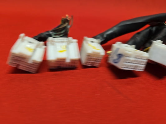 2000 2001 Toyota Avalon XL XLS 3.0L V6 A/T Engine Control Module ECM - PIGTAILS