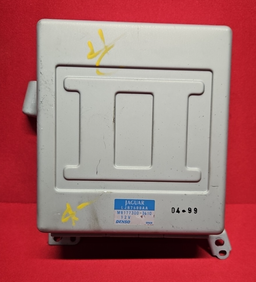 1998 - 2006 Jaguar XK8 / XK - Climate / Temperature Control Module - LJB7600AA