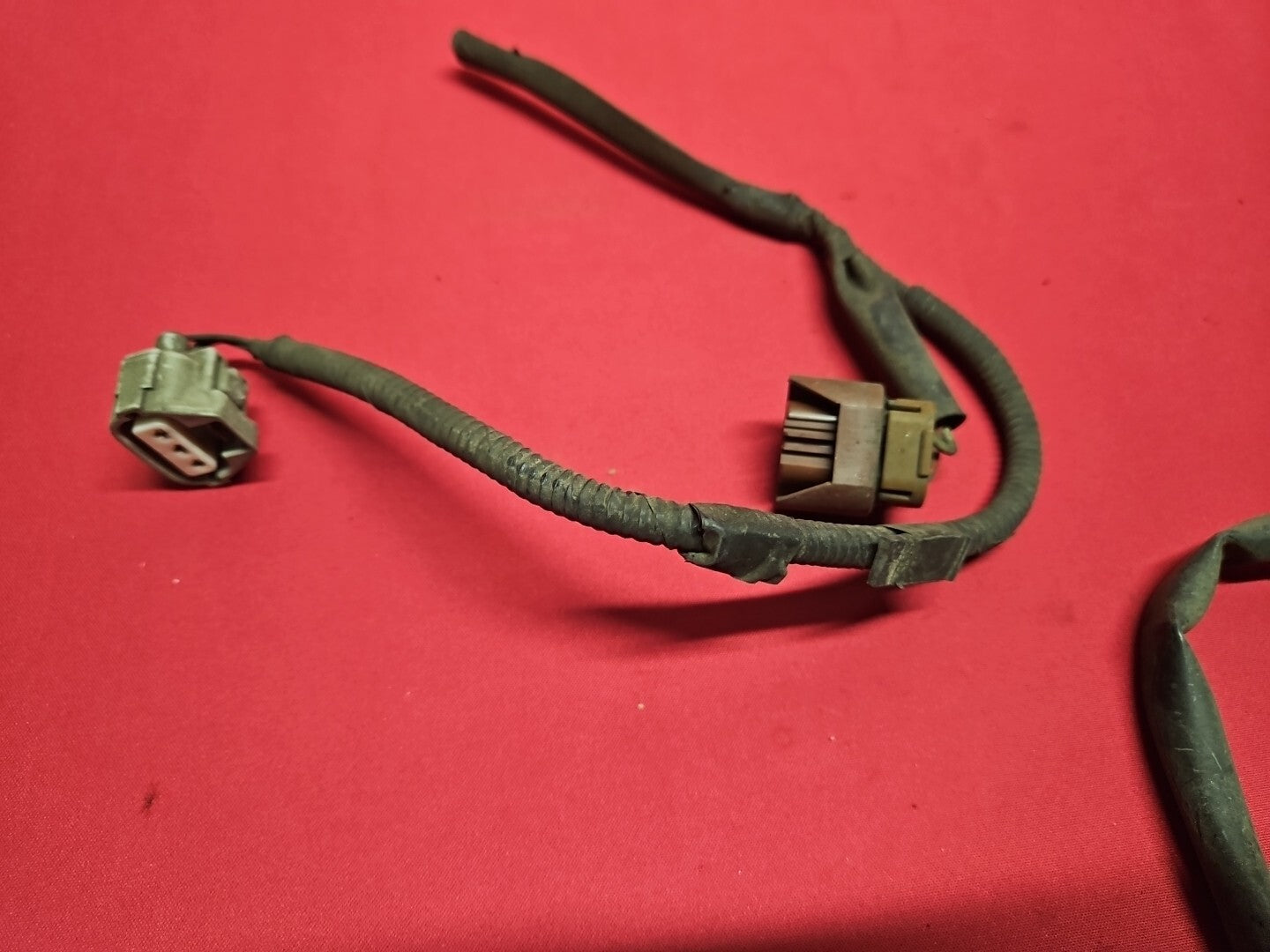 2009 2010 Pontiac Vibe RIGHT PASSENGER Headlight Lamp Halogen PIGTAILS ONLY