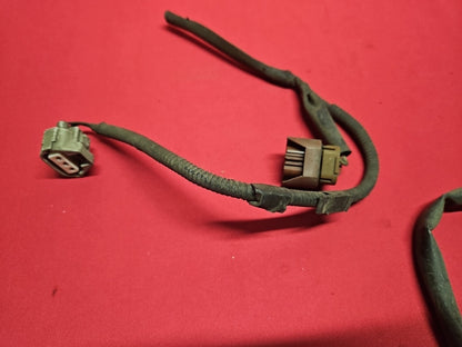 2009 2010 Pontiac Vibe RIGHT PASSENGER Headlight Lamp Halogen PIGTAILS ONLY