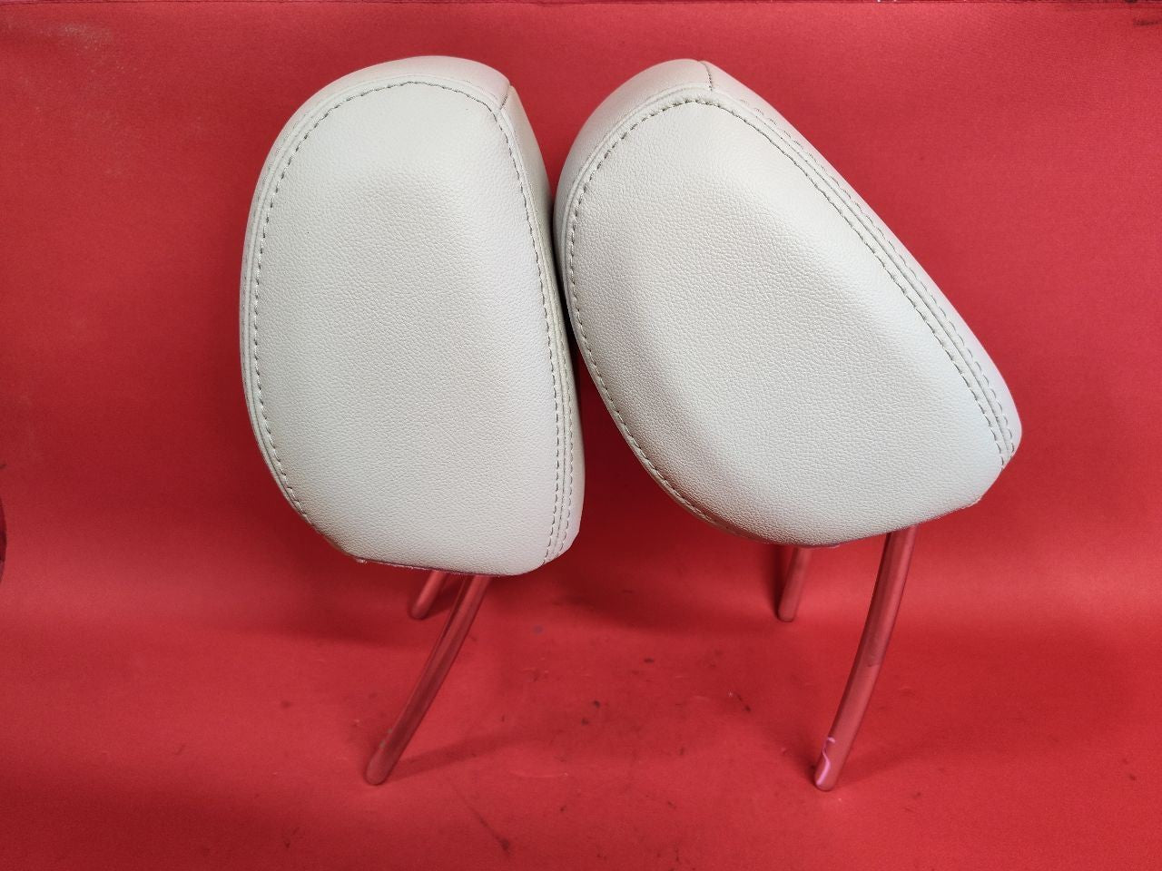 2013 2014 Ford Focus FRONT Left Right Seat Headrest Set Medium Stone LEATHER