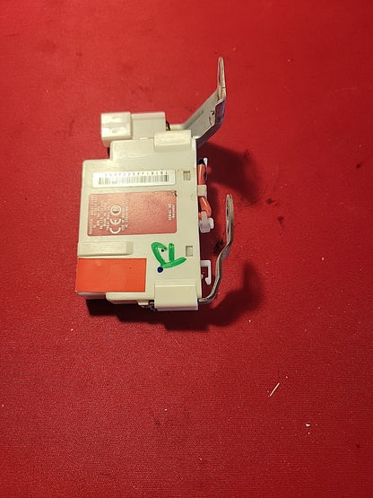 2004 - 2009 Toyota Prius indoor Oscillator Control Module OEM 8999247040