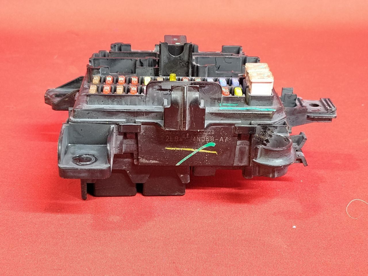 2001-2003 Mazda Tribute / Escape Mariner Interior Cabin Fuse Box Junction Block