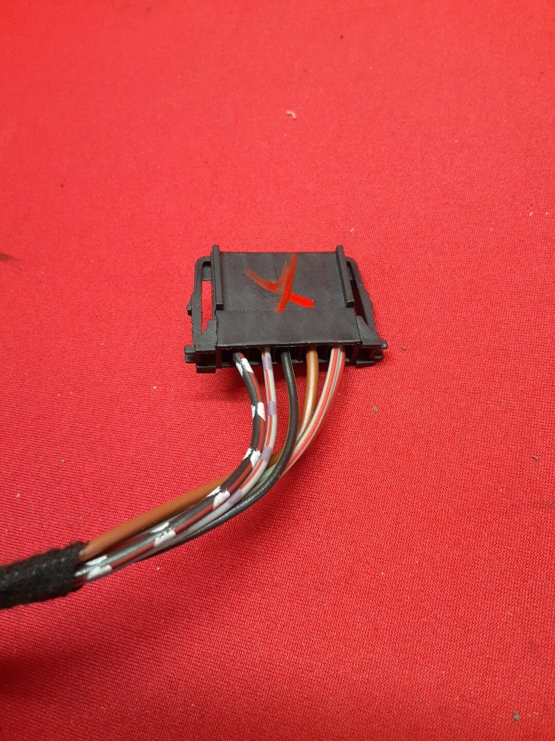 2002 Mercedes-Benz E430 Right Rear Taillight Assembly Pigtail 210-820-36-64