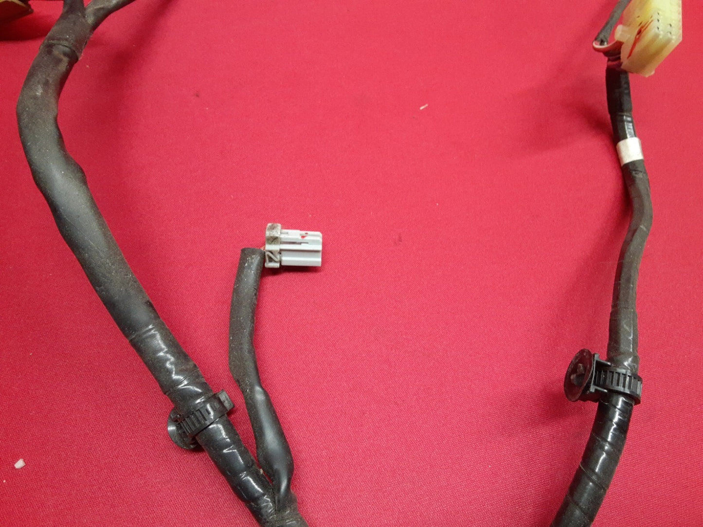2007 - 2009 Mazda CX-7 LEFT DRIVER Power Seat Outer Wiring Harness 	EG23-88-1H9