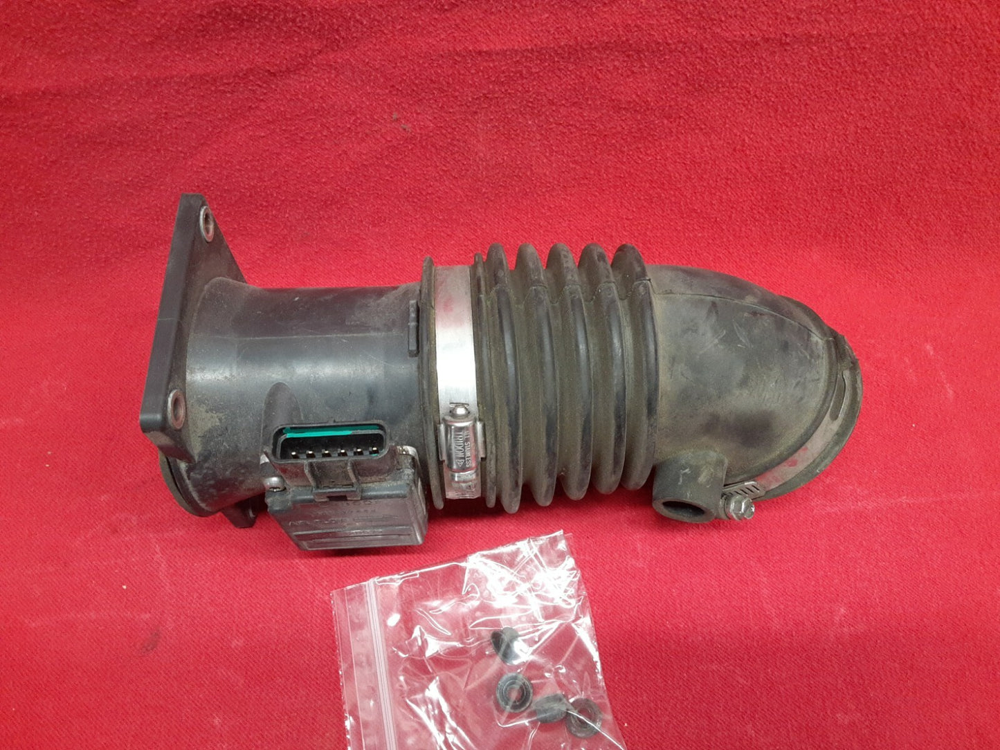 2001 - 2007 Ford Escape Mercury Mariner Mass Air Flow MAF Sensor & Outlet Tube