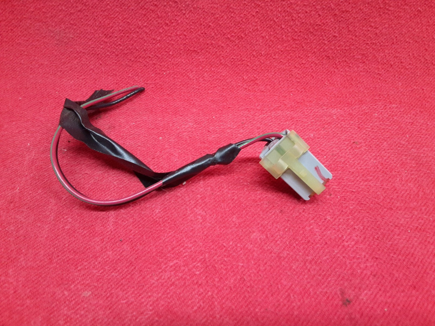 2005 2006 2007 Jeep Grand Cherokee Laredo Climate Bezel LEFT DRIVER 12v PIGTAIL