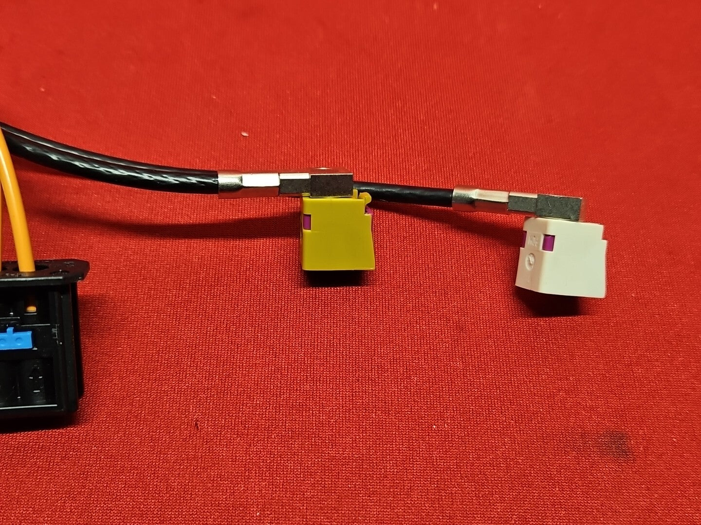 2007 - 2010 Audi Q7 - Radio CD Receiver Unit - 4E0 910 541 M - PIGTAILS