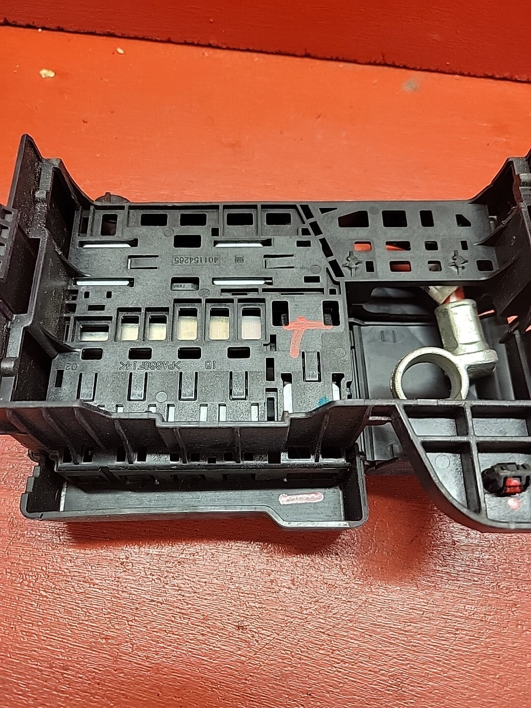 2013 Chevrolet Cruze Positive Battery Fuse Block Unit 96889385
