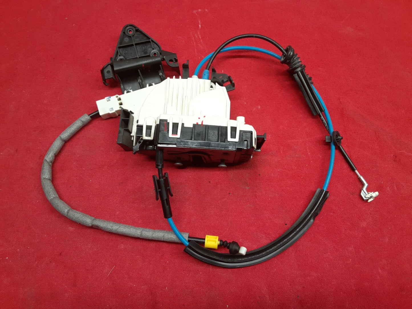 2008 - 2014 Mercedes C250 C300 C350 LEFT DRIVER REAR Door Lock Actuator