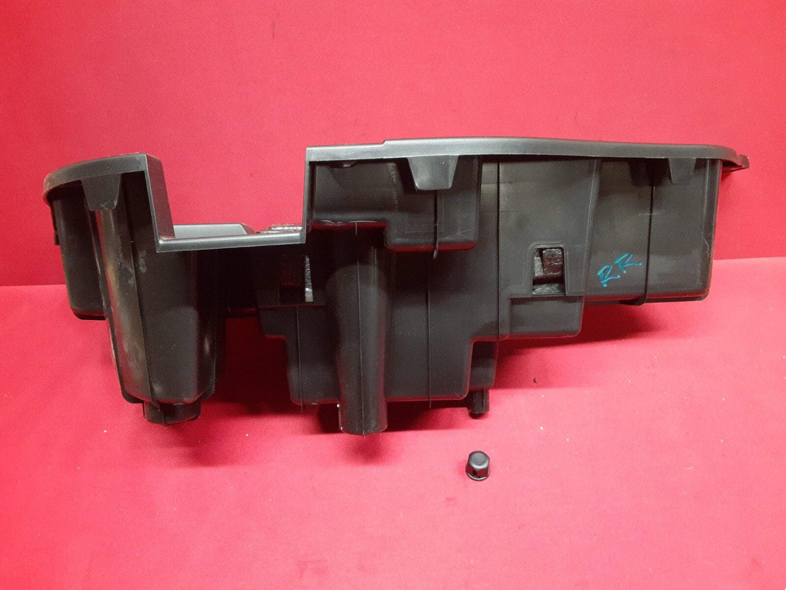 2004 - 2007 Toyota Highlander RIGHT REAR Cargo Box Side Deck Trim 64741-48040