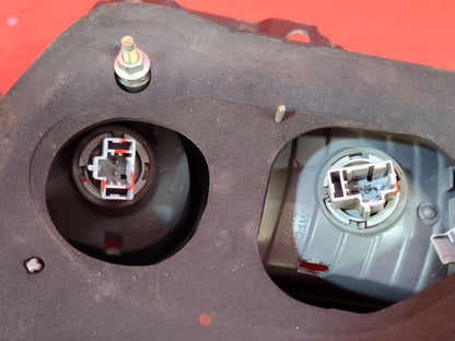 2006-2008 Honda Civic SEDAN Body Quarter Mounted RIGHT PASSENGER Tail Light Lamp