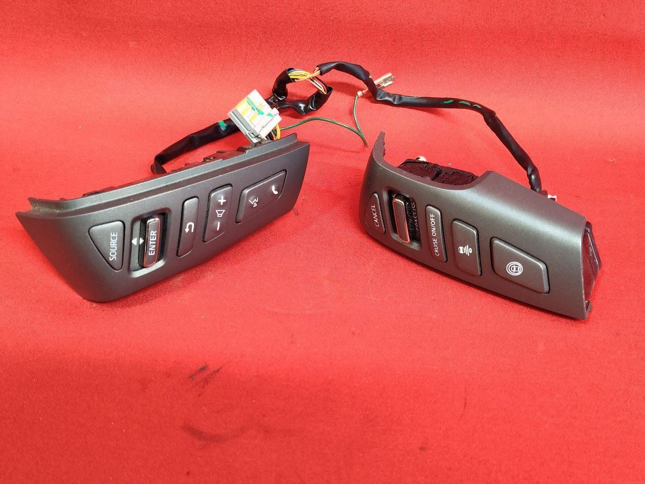 2012-2013 Infiniti QX56 Steering Wheel Switches w/ INTELLIGENT Cruise Control