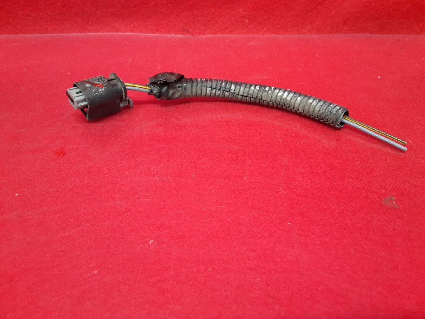 18-20 Buick Regal Sportback TourX Fuel Filler Door Pocket - PIGTAIL WIRE ONLY