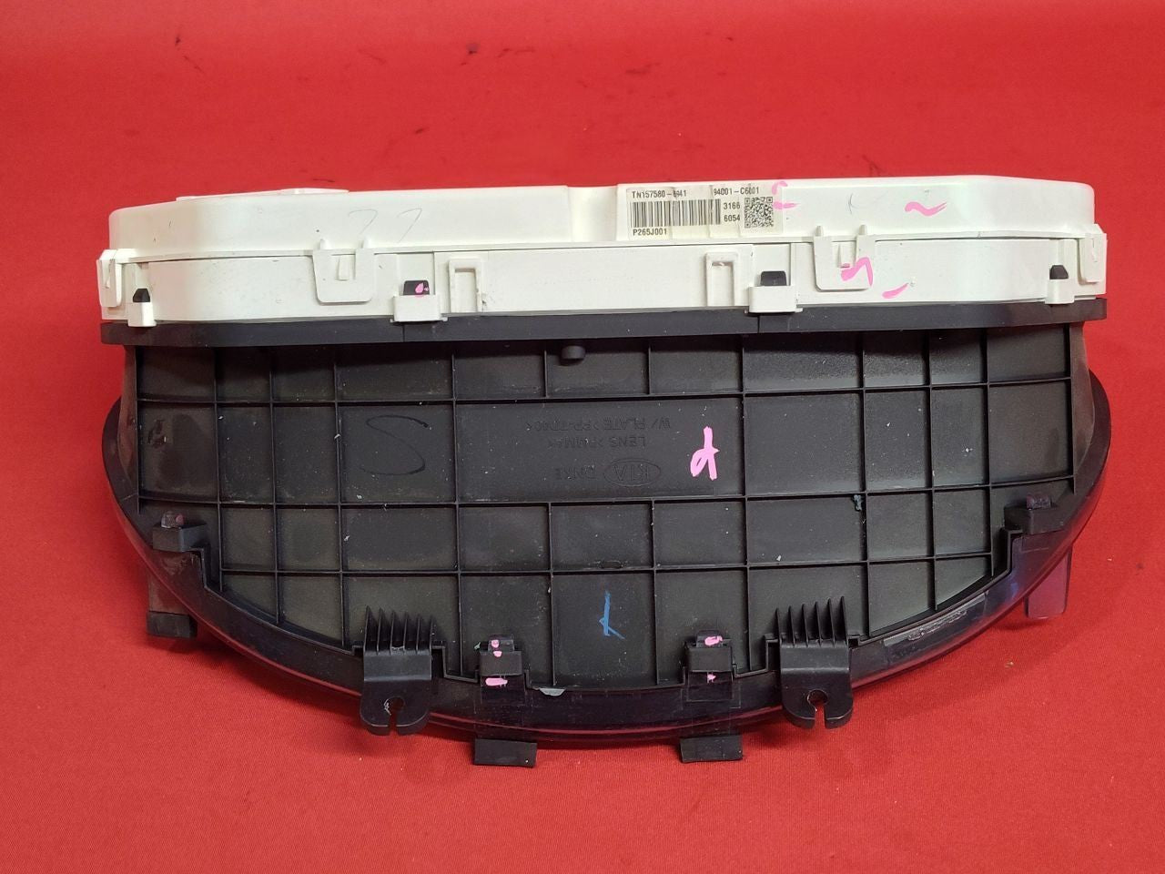 2016-2018 Kia Sorento 3.3L V6 AWD Speedometer Instrument Cluster 94001-C6001