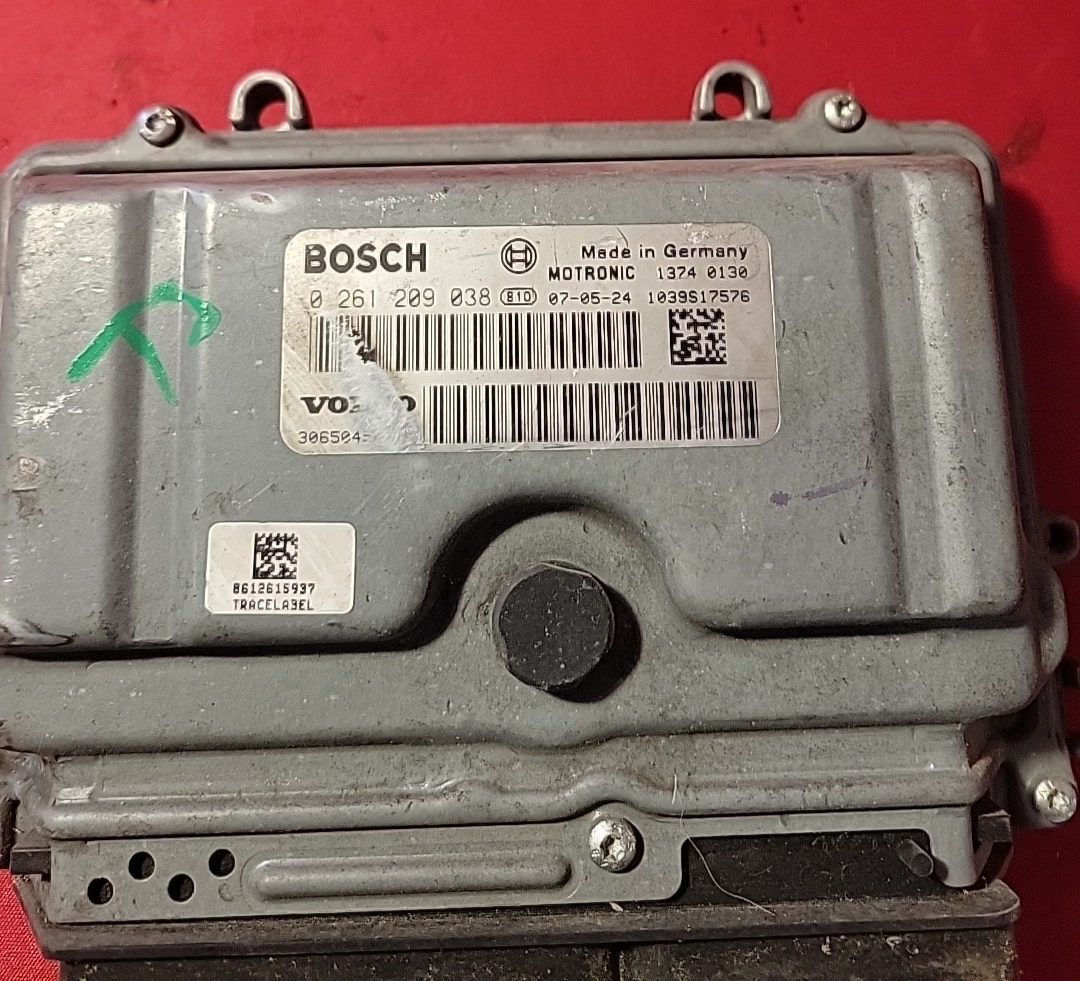 2006 - 2011 Volvo S40 Engine Control Unit Module ECM ECU 30650454