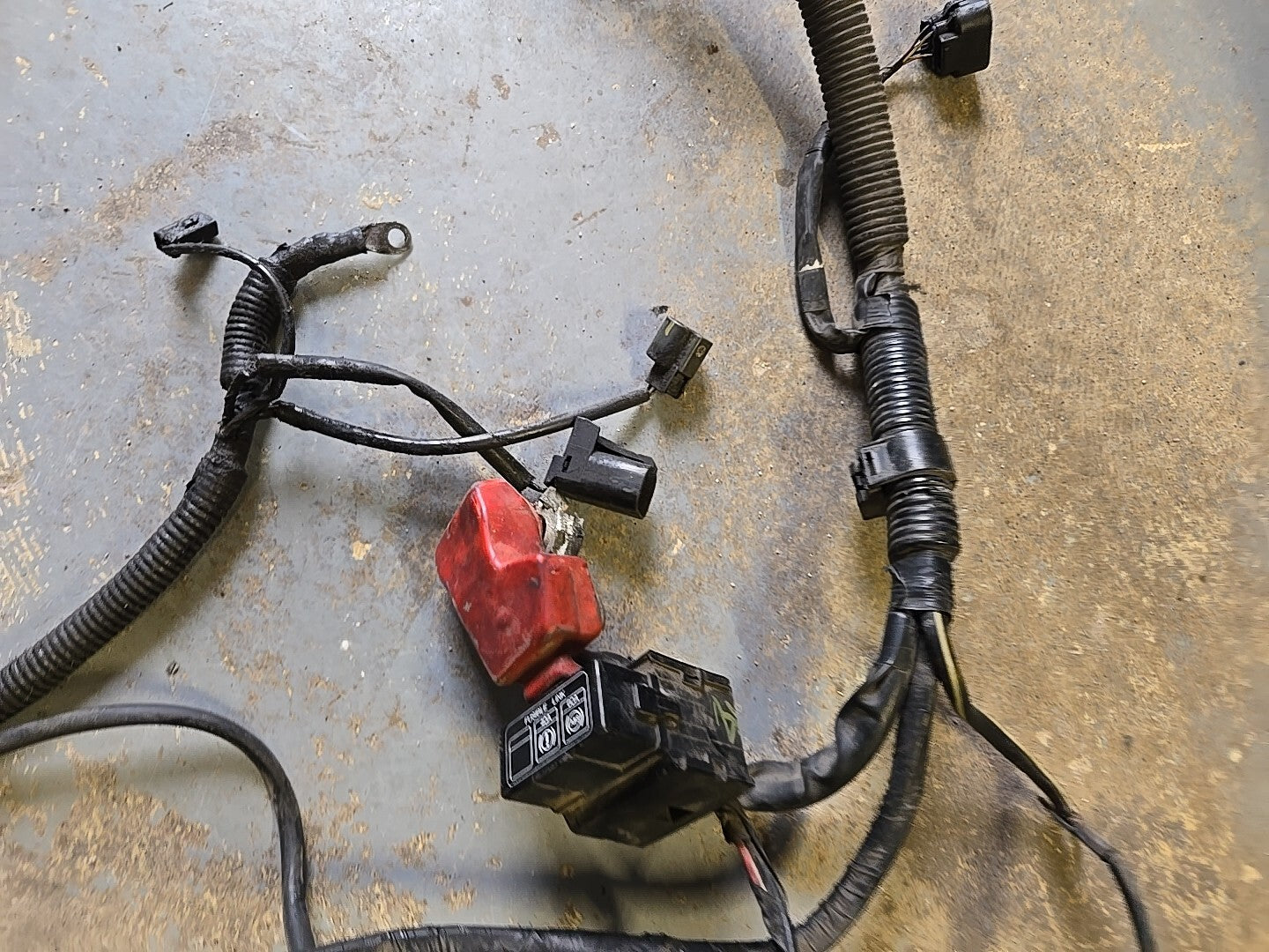 2001 Mitsubishi Montero LIMITED / XLS Positive Battery Cable Harness to Junction