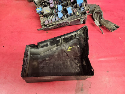 2012 Subaru Outback / Legacy 2.5L A/T Naturally Aspirated Engine Fuse Box Block