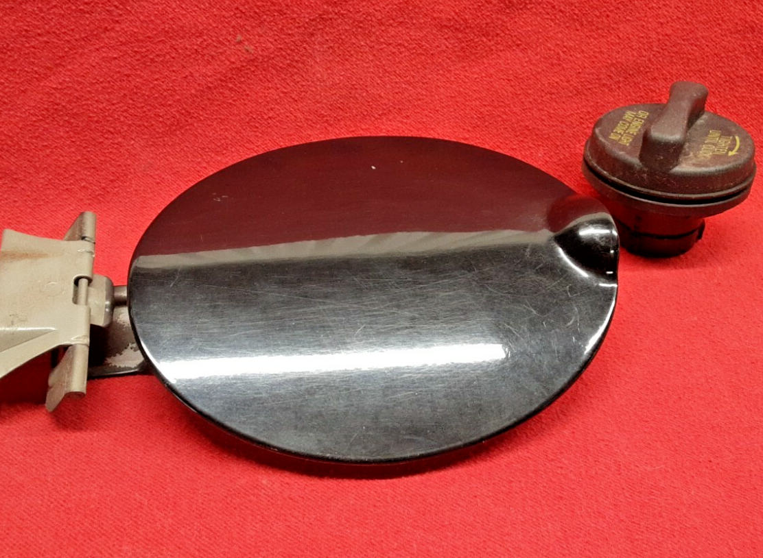 2001 2002 2003 2004 2005 2006 2007 Ford Escape Fuel Filler Door Lid Ebony Black