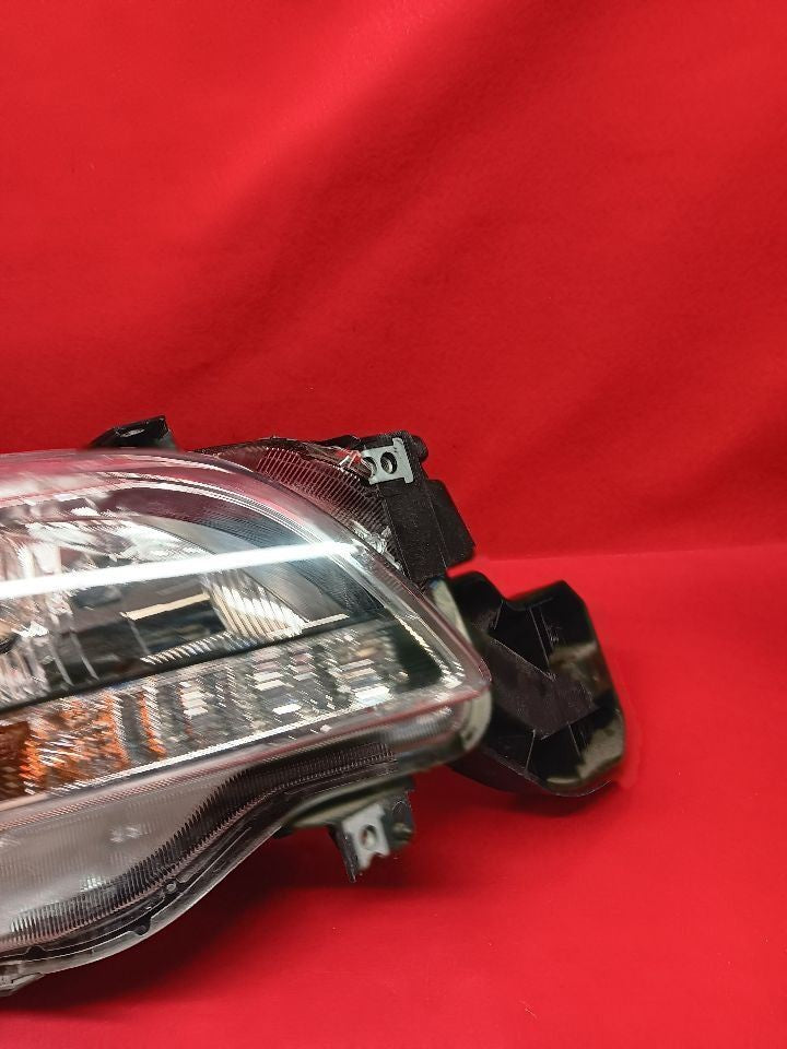 15-17 Subaru Legacy Outback RIGHT PASSENGER Headlight Lamp Halogen w/ Auto Beam