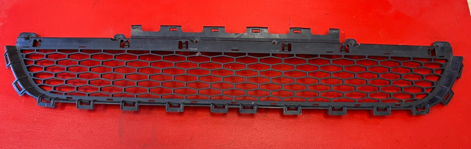2016 Land Rover Discovery Sport FRONT LOWER Bumper Grille FK72-17K945-A