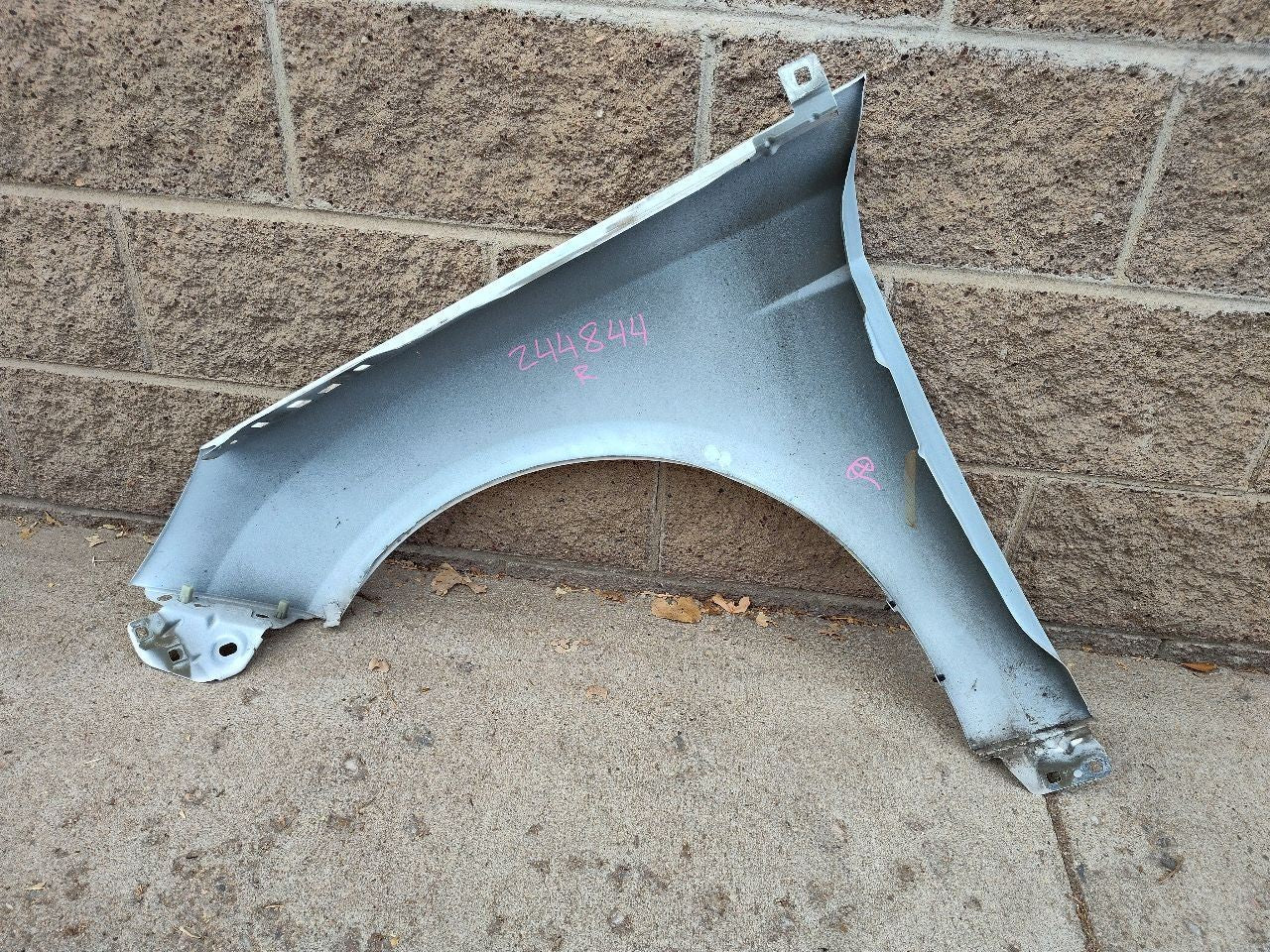 2012-2018 Ford Focus / EV - RIGHT PASSENGER Fender YZ / PNYW30 Oxford White