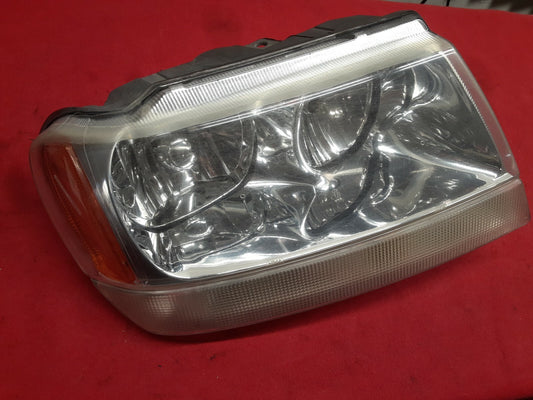 2001 - 2004 Jeep Grand Cherokee Limited Overland RIGHT PASSENGER Headlight Lamp