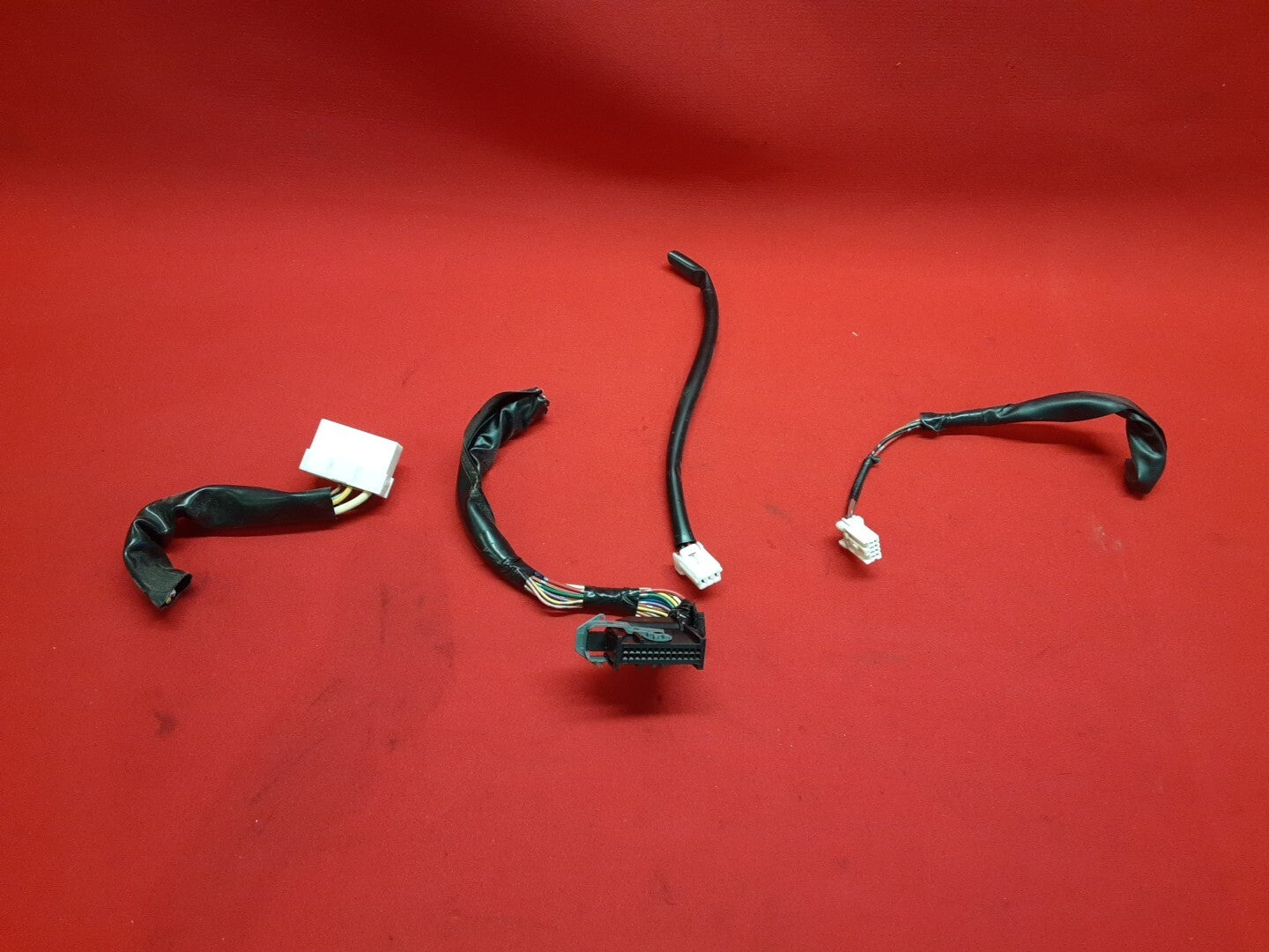 2005-2012 Nissan Xterra Center Radio Trim Climate Control PIGTAILS 68260-EA102