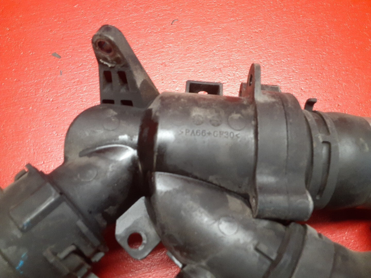 2013-2019 Land Rover Range Rover 5.0L Thermostat Hose Assembly LR035124