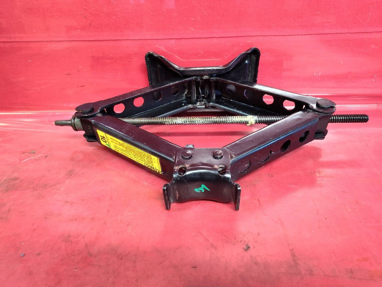 1988-2000 Chevy GMC Cadillac SUV / Pickup Emergency Tire Scissor Jack Tool Set