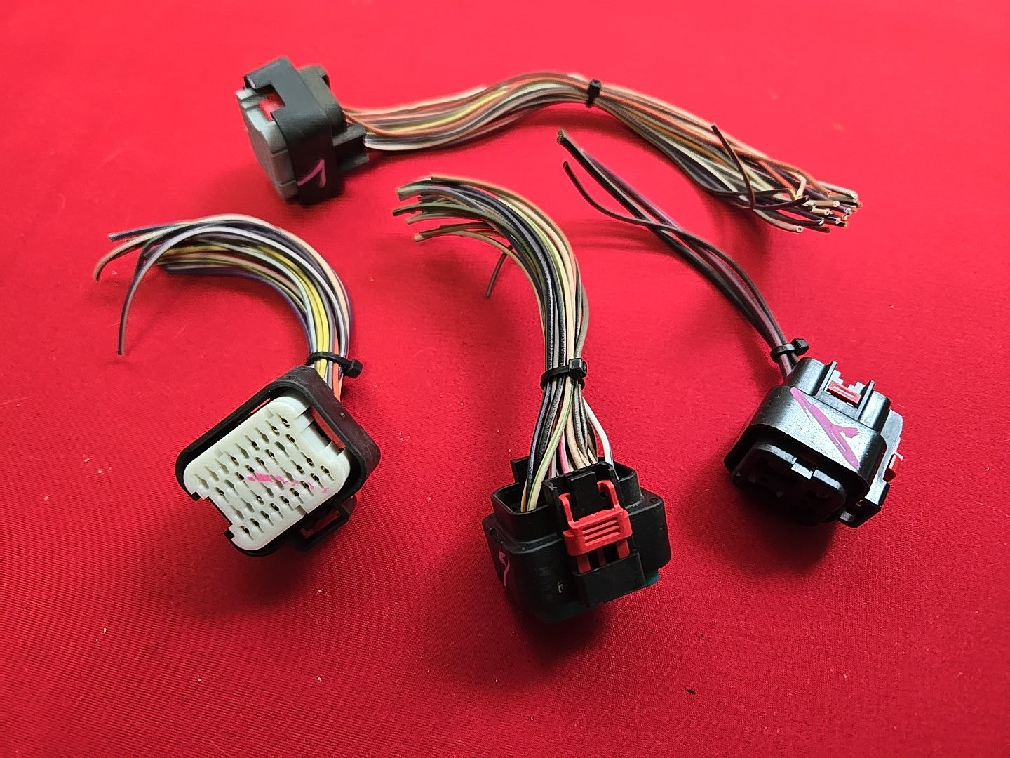 2006 2007 Chrysler Town & Country Dodge Caravan Body Control Module - PIGTAILS