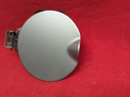 1999 - 2004 Jeep Grand Cherokee WJ Fuel Filler Door Lid w/ Cap ROUND Silver
