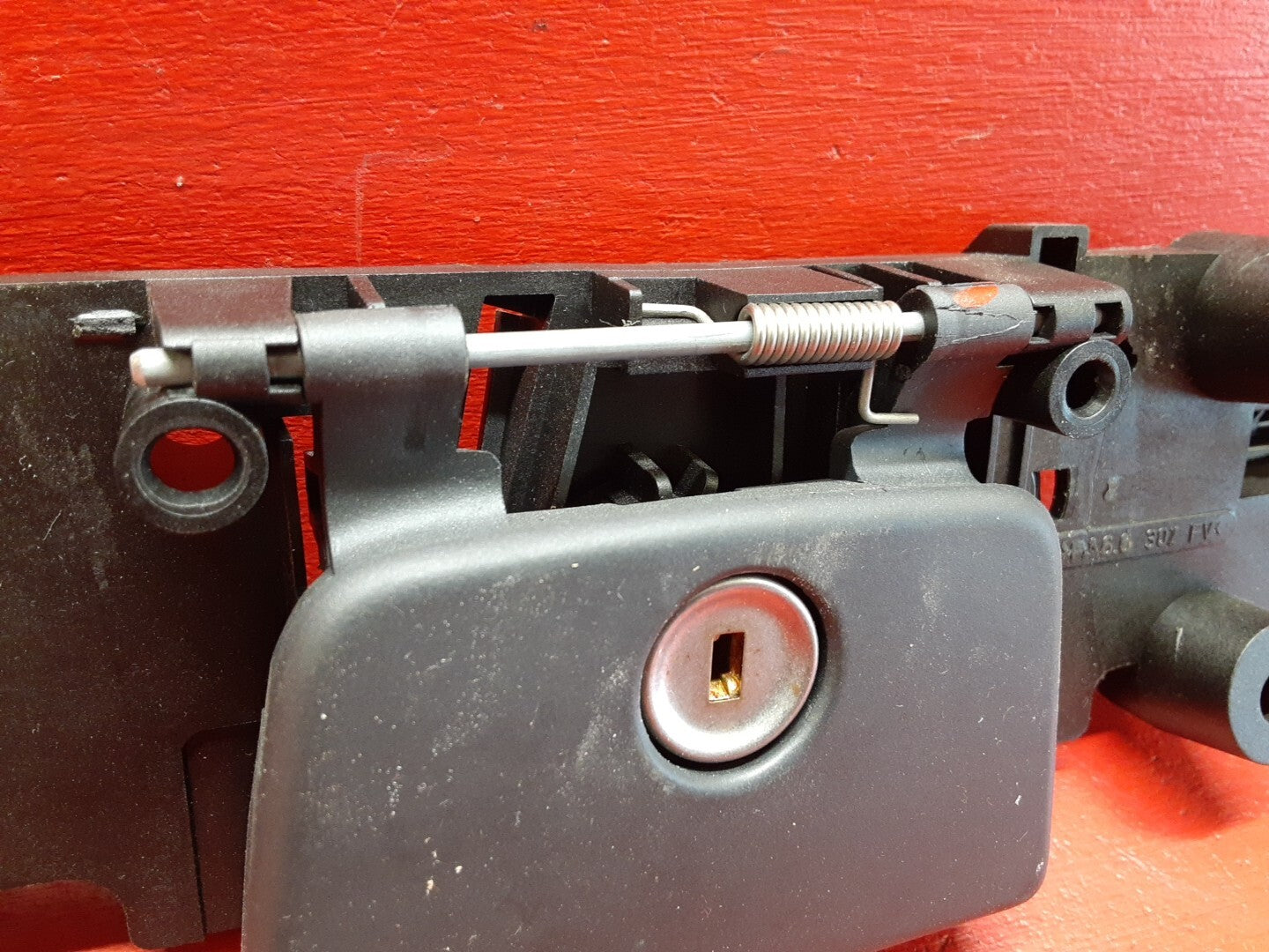 2007 Volvo V50 Glove Box Storage Container Lock Assembly