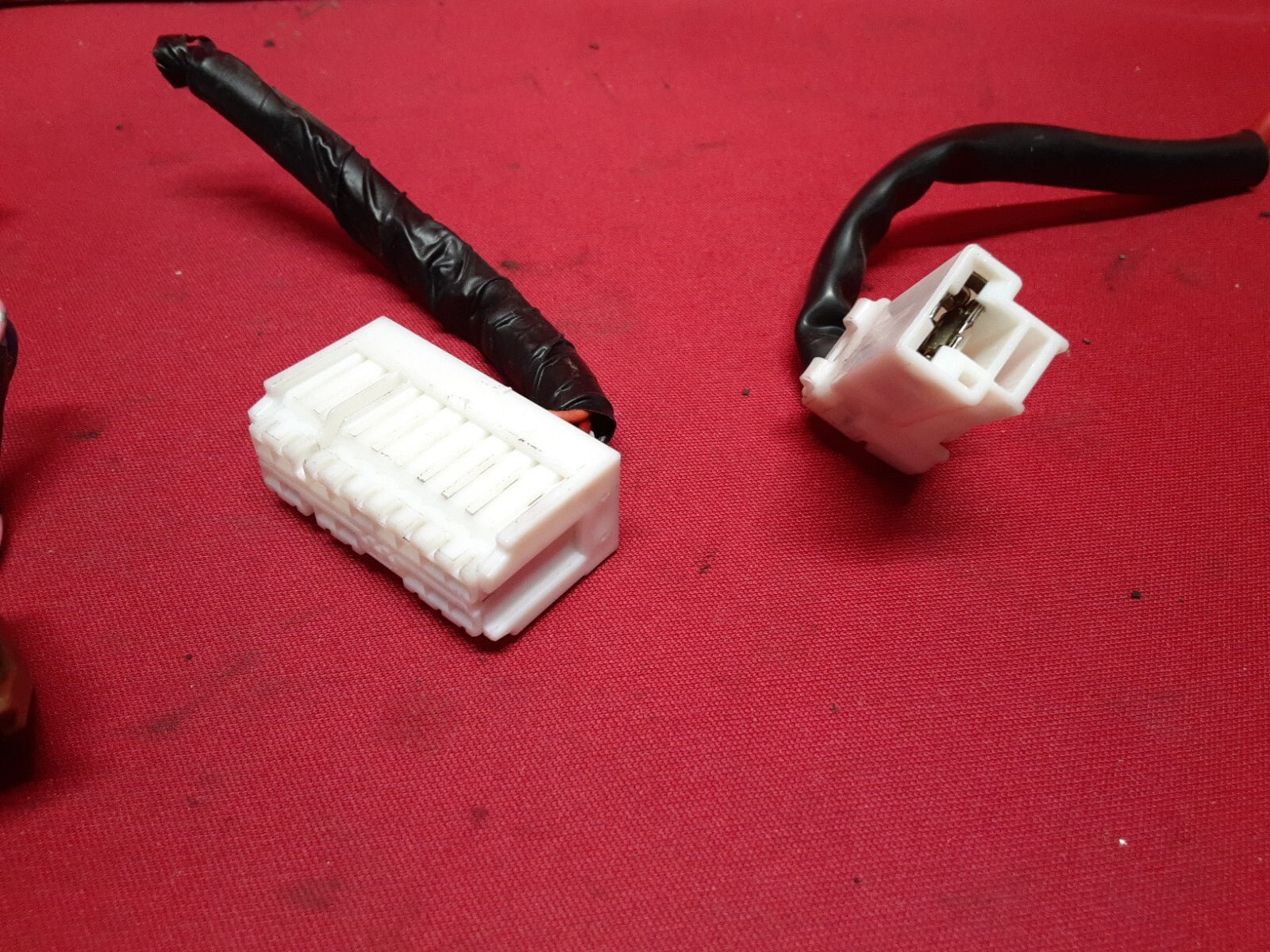 2011 - 2020 Infiniti LEFT Kick Panel Fuse Junction Block 24351-79903 PIGTAILS