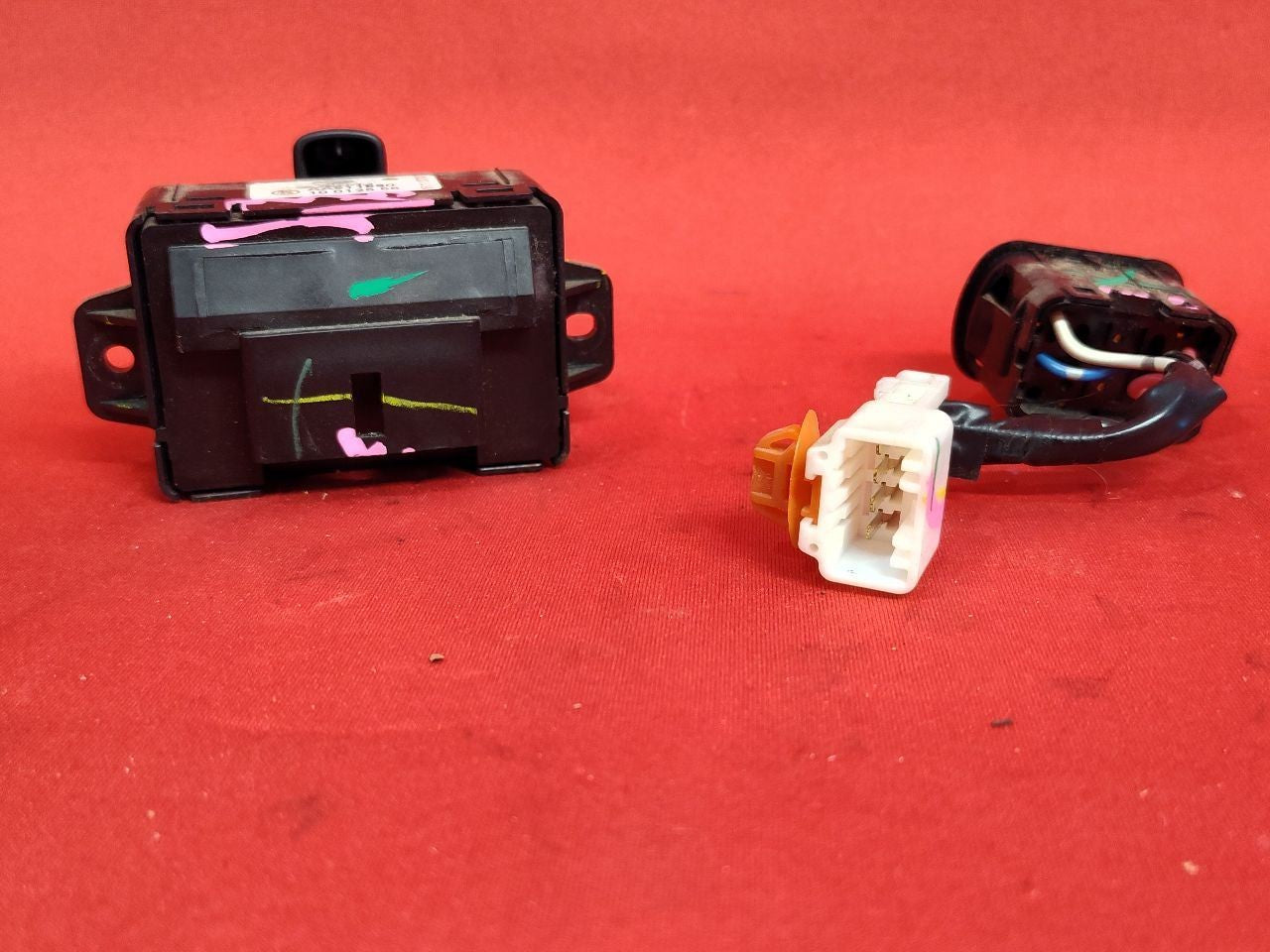 2010-2014 Subaru Outback / Legacy FRONT LEFT DRIVER Seat Recline Lumbar Switches
