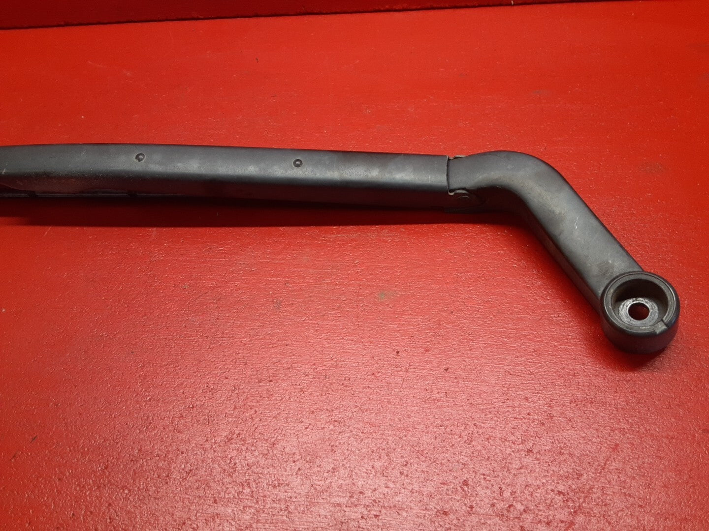 2005-2016 Land Rover LR3 LR4Back Glass Rear Wiper Arm DKB500690