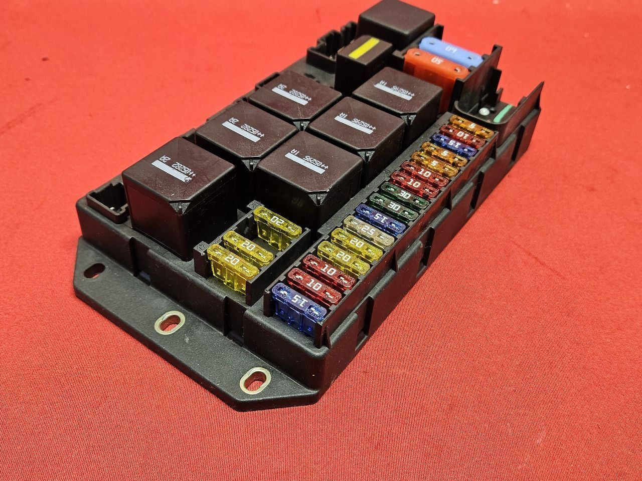 2006 Range Rover V8 Supercharged Interior REAR Side Quarter Panel Fuse Box